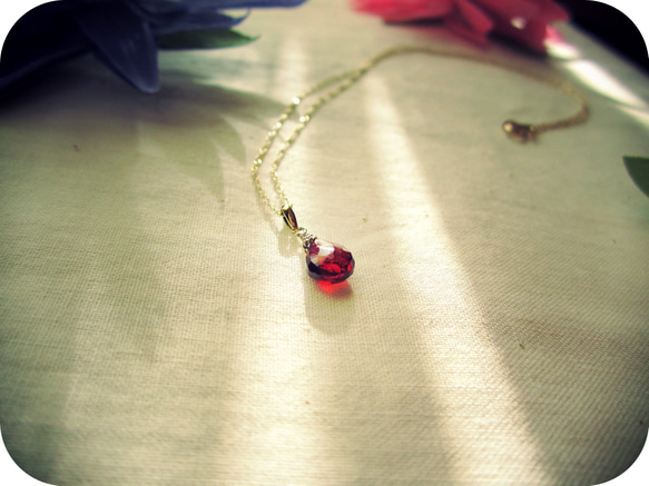 K10 M.Garnet Charm Pendant. 第1張的照片