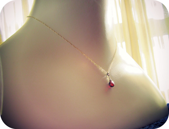 K10 M.Garnet Charm Pendant. 第3張的照片