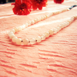 Bicolor Long Necklace. 2枚目の画像