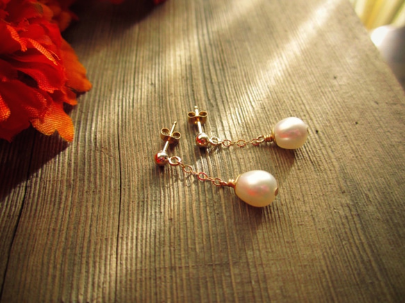 14K GF & Teardrop Pearl Pierce. 第1張的照片