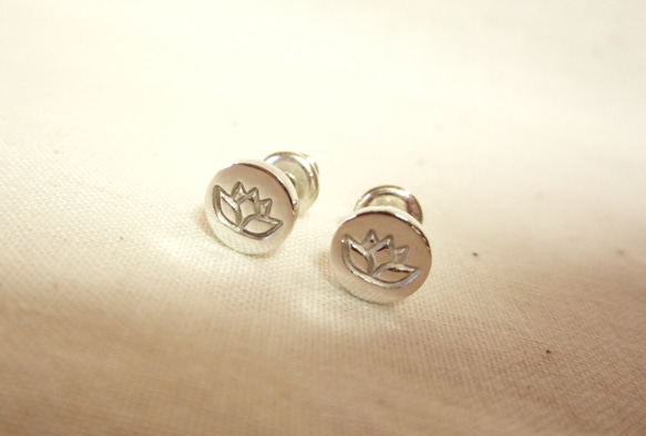 Silver Studs Pierce ~ Lotus ~【m】 第3張的照片