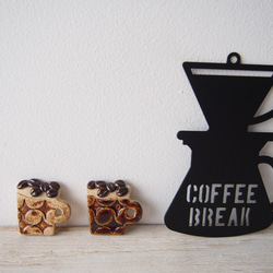 コーヒー豆と茶色マグ 4枚目の画像