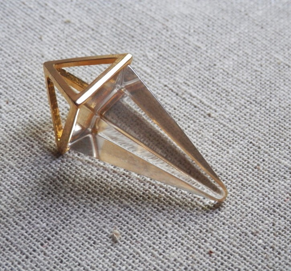 水晶　ピラミッドポイントペンダント　チェーン付　ペンデュラム 1枚目の画像