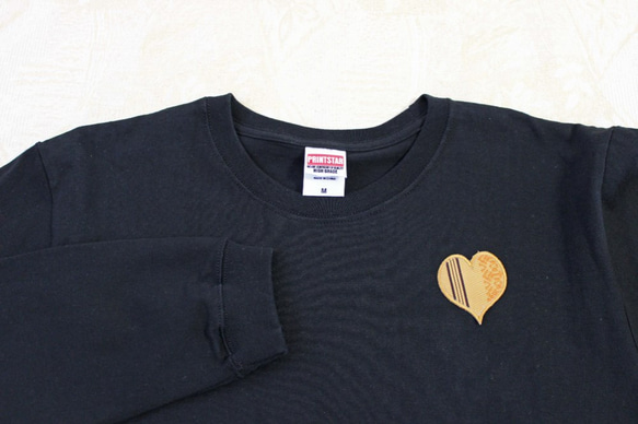 「博多ハート」長袖綿Tシャツ　M　ユニセックス　ブラック×イエロー（LT-04） 2枚目の画像