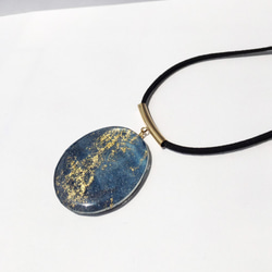 藍染めデニムのネックレス（ＲＮ-4）ブルー×金箔　青 1枚目の画像