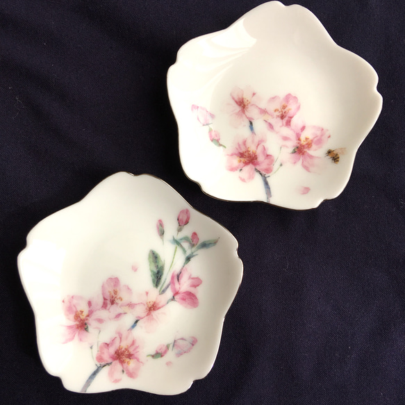 桜の小皿2枚セット 1枚目の画像