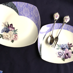(mamiさまオーダー品)紫の花のスクエアプレート2枚とスプーン、フォークセット 1枚目の画像