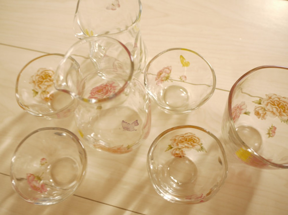 芍薬と蝶の冷酒セット（福袋）グラス1個とミルク入れ１個付き 2枚目の画像
