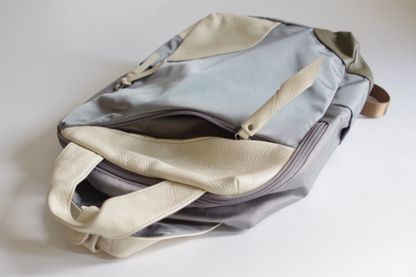 [促銷] [Ishikoro 背包 / 灰色] 適合商務使用的 PC 背包！ 第6張的照片