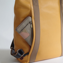 [Folllicle NEW Backpack (S) / 卡其色] A4 尺寸背包 第5張的照片