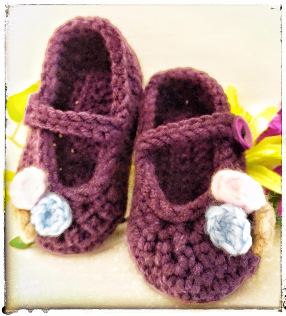 深紫花園毛線娃娃鞋 (Purple Garden Mary Jane Baby Booties) 第1張的照片