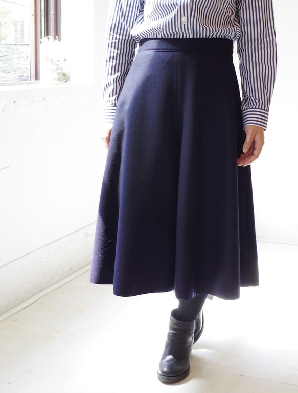 ◆ 售罄 ◆ 壓縮羊毛 Tenjiku Flair 裙褲（海軍藍） 尺寸：1 第7張的照片