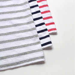愛琴海棉質橫條紋花邊袖上衣（gray × white) 第10張的照片