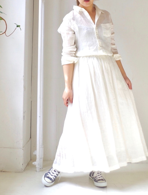 再販！＜ラスト１点＞ ★SALE 50%OFF★ リネンシャンブレーのギャザーロングスカート（white） 2枚目の画像