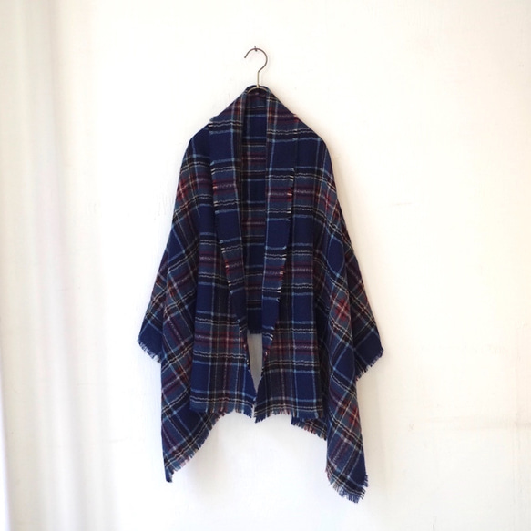 ◆SOLD OUT◆ ウールのインポートチェックショール(navy check) 1枚目の画像