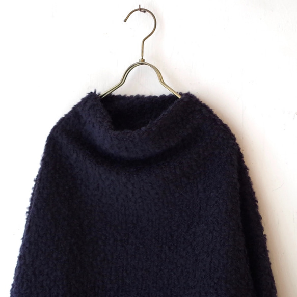 ◆售罄◆環形毛圈瓶頸領泡泡袖套頭衫（海軍藍） 第5張的照片