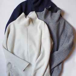 最後一個！ ★折扣30％★★羊毛雙面高領套頭衫（海軍藍和深灰色） 第10張的照片