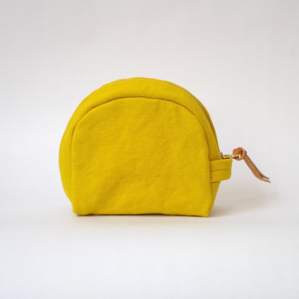 「バッグの中でも形崩れしにくい！」  倉敷帆布のシェル型ポーチ  ”Mustard yellow” 9枚目の画像
