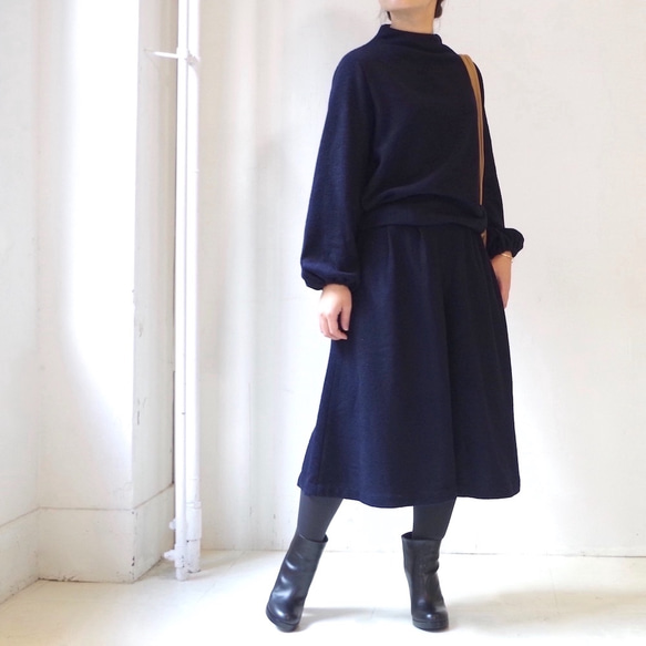 ◆SOLD OUT◆ お買い得２点セット（パフスリーブトップス＆キュロットパンツ）navy 1枚目の画像