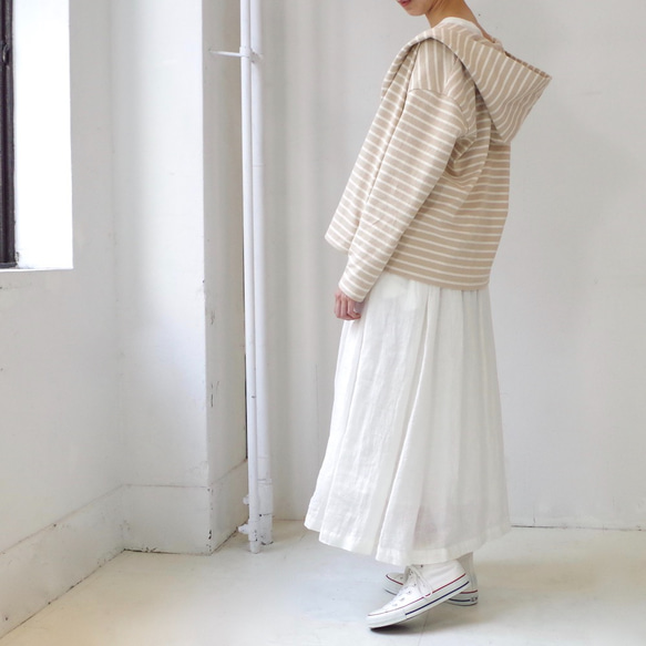 残り２点！ ＜SALE 50% OFF＞ ゆったりフード付きボーダーカーディガン (beige × off white) 8枚目の画像