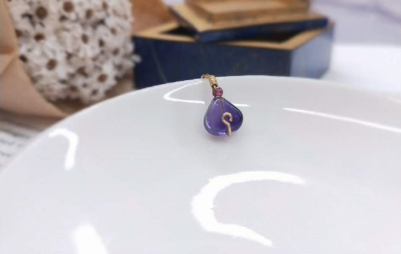 耳環。心型紫水晶*紅石榴石黃銅耳骨夾 第3張的照片