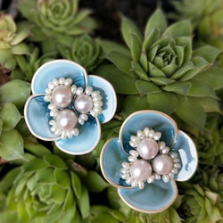 イヤリング。花の結婚式シリーズ。真珠の花の手染め樹脂耳針耳クリップ耳クリップイヤリング 2枚目の画像