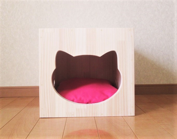 キャットハウス　木製　にゃんこ ”ぷぎゃっと” ハウス・ラージサイズ