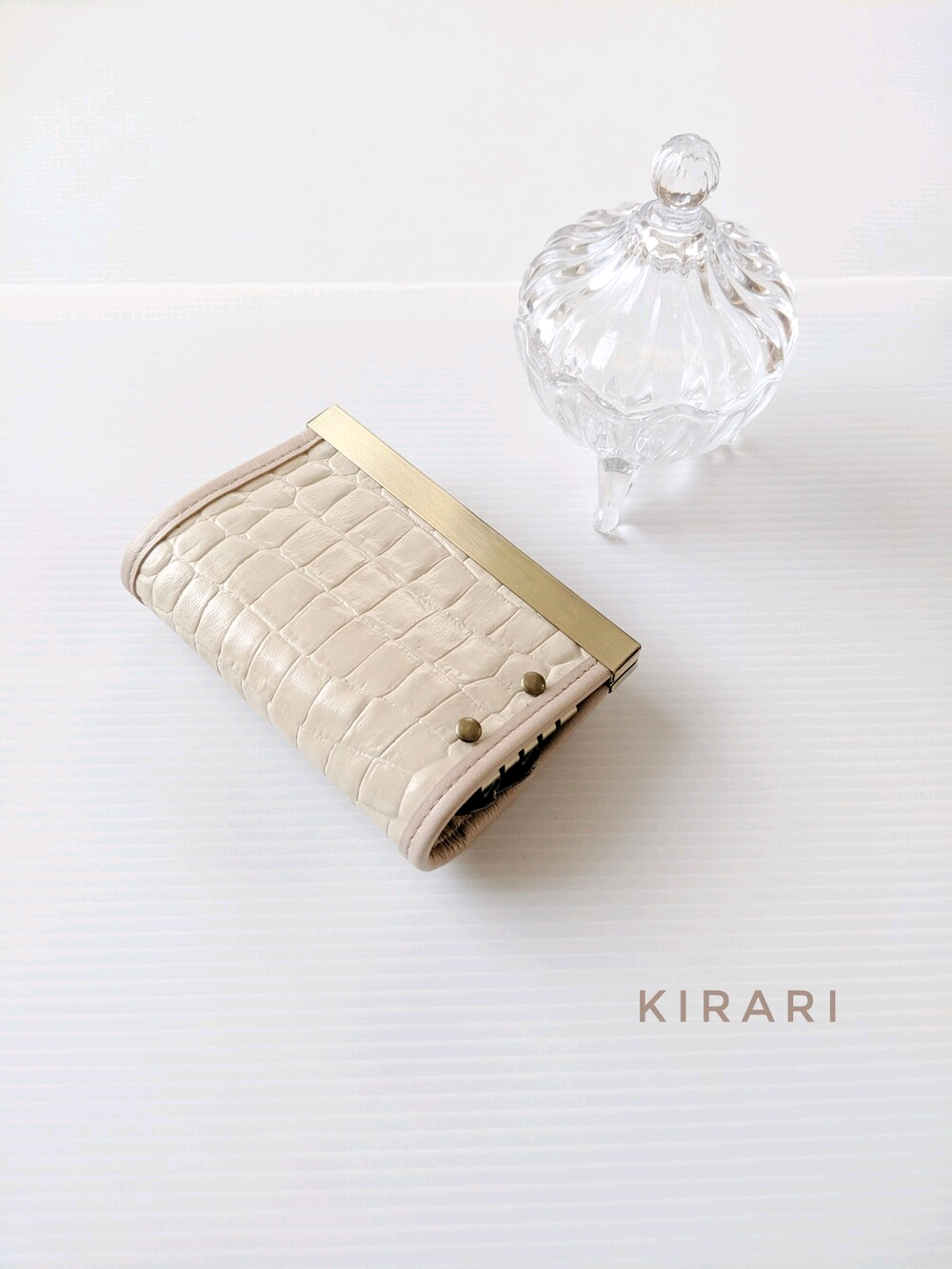 スマートキー＆カード収納◎ ベージュ型押し本革キーケース｜Dカン・ストラップ対応可  直線口金