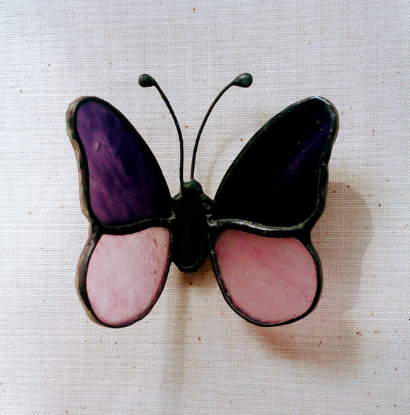 【受注製作】ステンドグラスの蝶々ピン・マグネット【カラーオーダー】 3枚目の画像