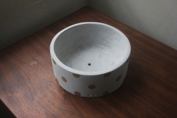 大水玉 | 水泥金圓點點盆器 花器 第2張的照片