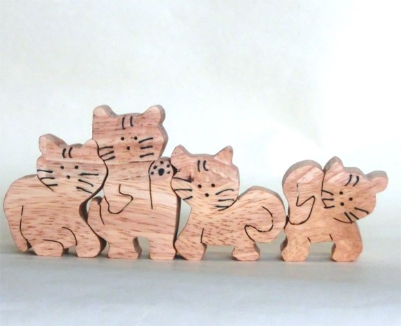 手作り焼き絵作品 三匹の猫たち 手作り焼き絵作品「三匹の猫たち」 美術品/アンティーク