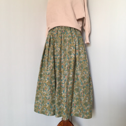 コットンコーデュロイ タックギャザースカート（フラワーガーデン・グリーン） 2枚目の画像