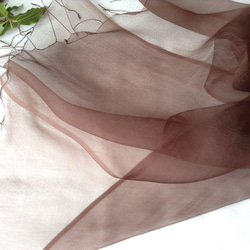そよご染め：シルクオーガンジーストール（F) 葡萄色（53cm幅） 2枚目の画像