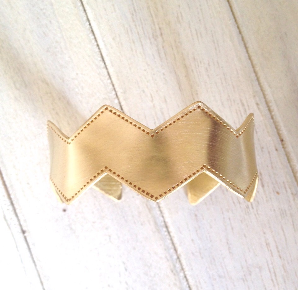 ステッチ柄 真鍮バングル 波形