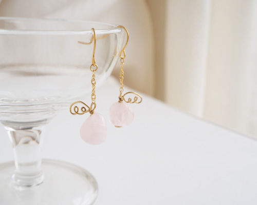 No.39◆天然石ピアス◆ローズクォーツ◆ディープローズクォーツ◆キドニー 製造品】ローズクォーツ 四つ葉のクローバー＆ハートストーン