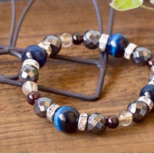 仕事ができる男の必須アイテム ★1月誕生石のお守り【仕事成功祈願ブレス】 仕事ができる男の必須アイテム ☆1月誕生石のお守り【富と仕事