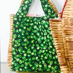 ハラペーニョ(緑)とカゴ柄のトートバッグ 2枚目の画像
