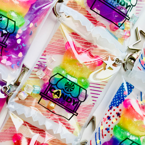 レッドストライプ)レインボーベアグミパッケージキーホルダー【creema