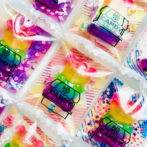 レッドストライプ)レインボーベアグミパッケージキーホルダー【creema