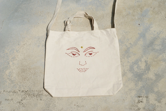 刺繡佛眼側背包原色帆布包Buddiha bag 第3張的照片