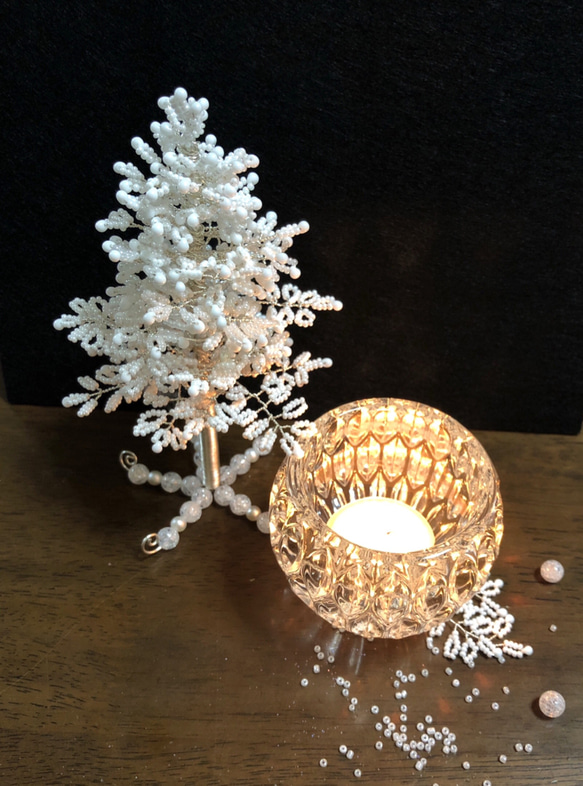 【期間数量限定】白いビーズのクリスマスツリー 4枚目の画像