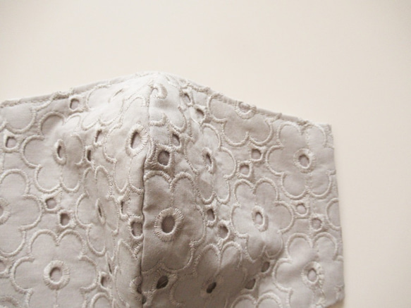 【再販】【冬マスク】コットンレース　花柄　大人用　ポケット付き　立体マスク　ベージュ　フラワー　国産素材 3枚目の画像
