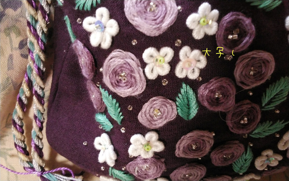 手刺繍…小ぶり巾着 2枚目の画像