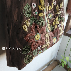 ～手刺繍の手提げ～
　
　　 2枚目の画像