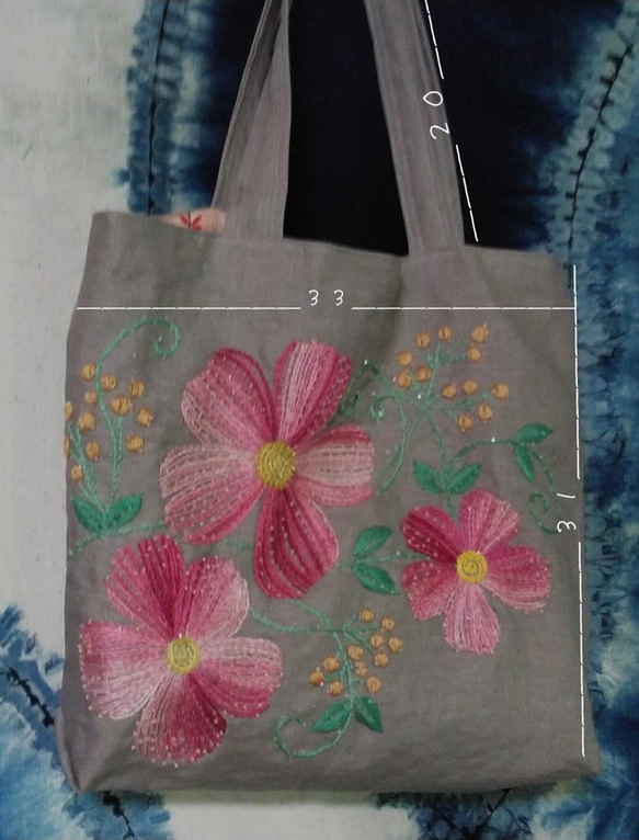 手刺繍の手提げバッグ・・・大きな夢の花・・・ 2枚目の画像