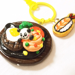 QQ貓熊牛排套餐鑰匙圈(可改磁鐵) ((滿600隨機送神秘小禮物)) 第1張的照片