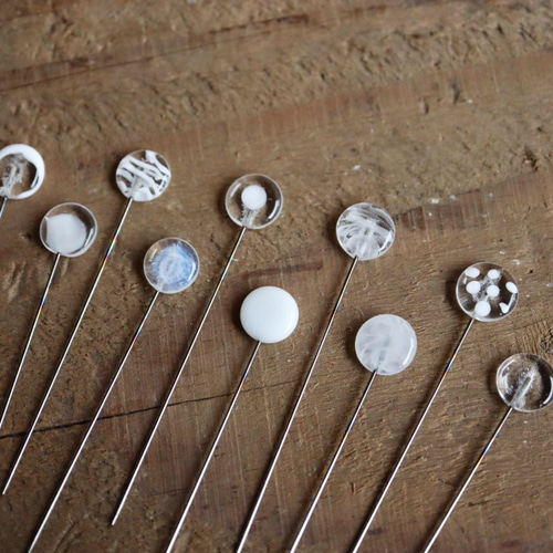 ガラスのまち針10本セットWhite その他インテリア雑貨 ぷらんつびーず