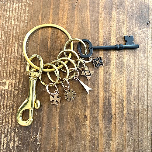 真鍮針突柄留金具付鍵束 rz-37 キーリング 沖縄手作銀細工「琉」 通販