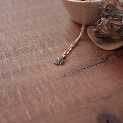 針突切抜首飾マンダマーナ（四弁花紋）　rp-72