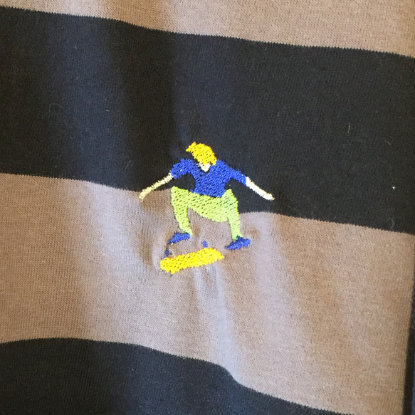 SKATEBOARD 刺繍 ボーダーロングスリーブ Tシャツ 2枚目の画像